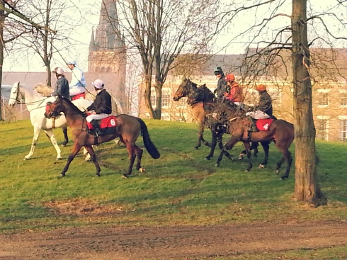 The horse and jockeys arrive,